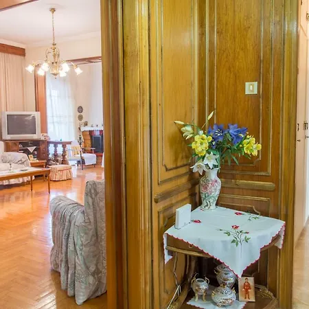Apartamento βυρωνοσ Tríkala