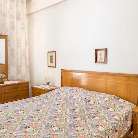 Apartamento βυρωνοσ