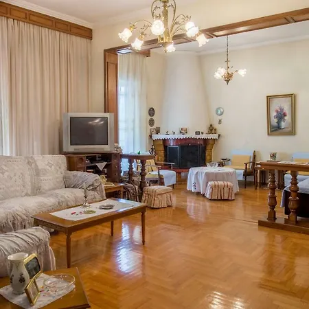 Apartamento βυρωνοσ *